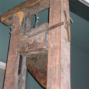 Photo of the Venlo guillotine mouton